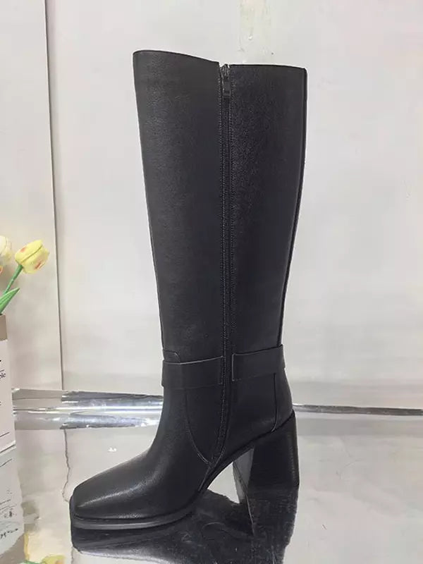 Schwarze Reitstiefel für Damen mit quadratischer Zehenpartie, Schnallendetail, klobigem Absatz und kniehohem Schaft
